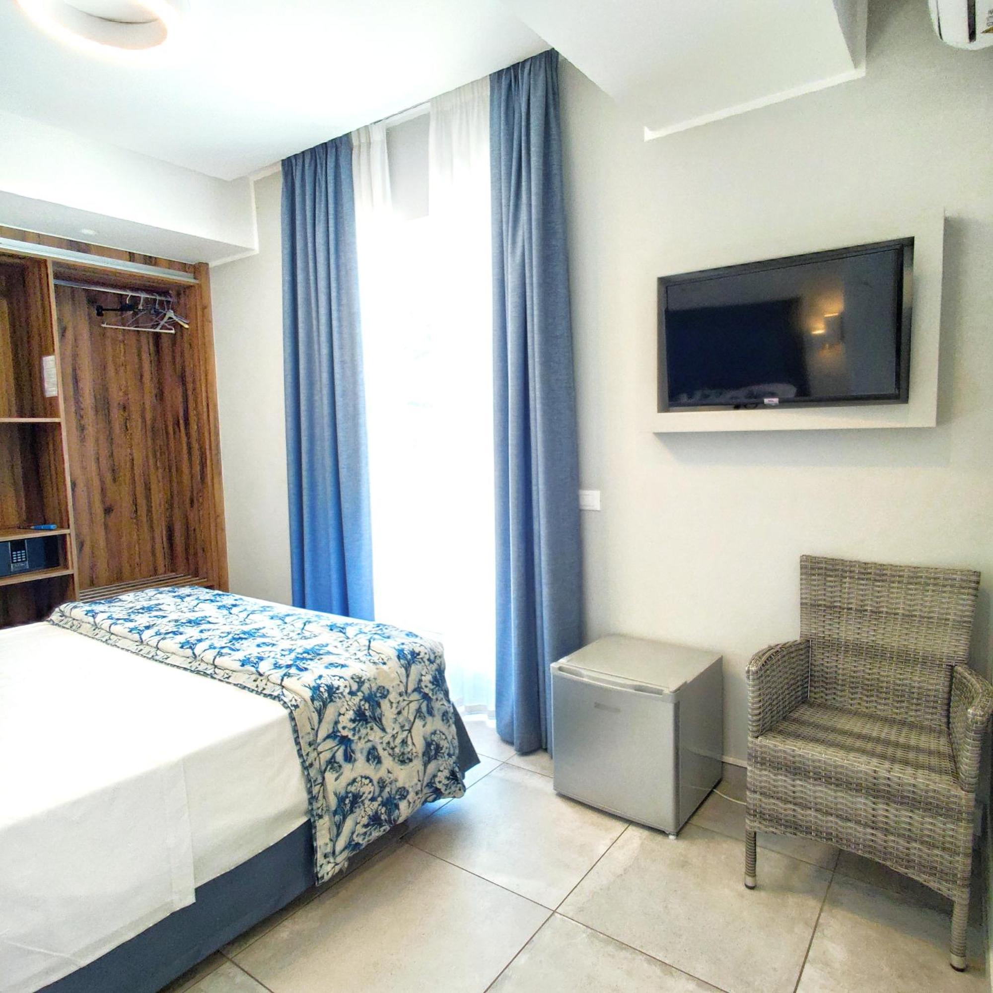 Piccolo Hotel Terracine Extérieur photo